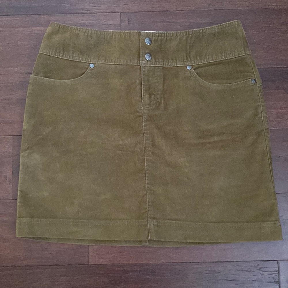Athleta Corduroy Skirt - Size 8 - Great Condition!